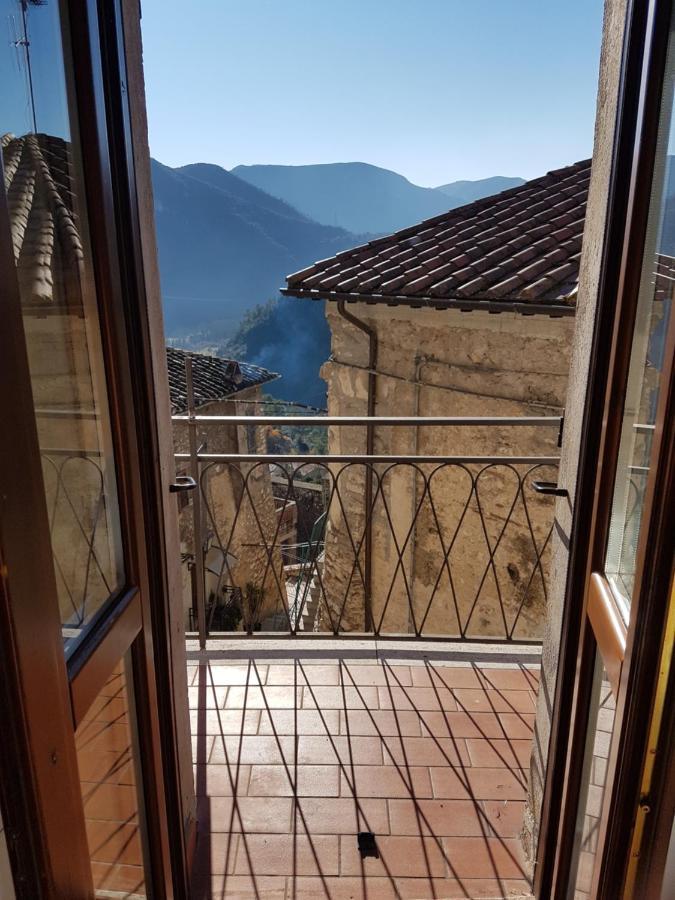 Borgo Nel Tempo Apartment Collestatte Bagian luar foto