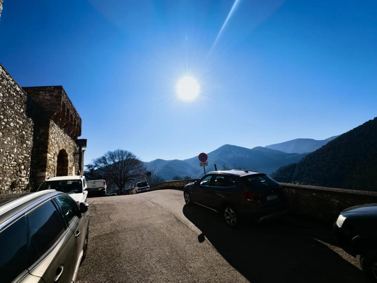 Borgo Nel Tempo Apartment Collestatte Bagian luar foto